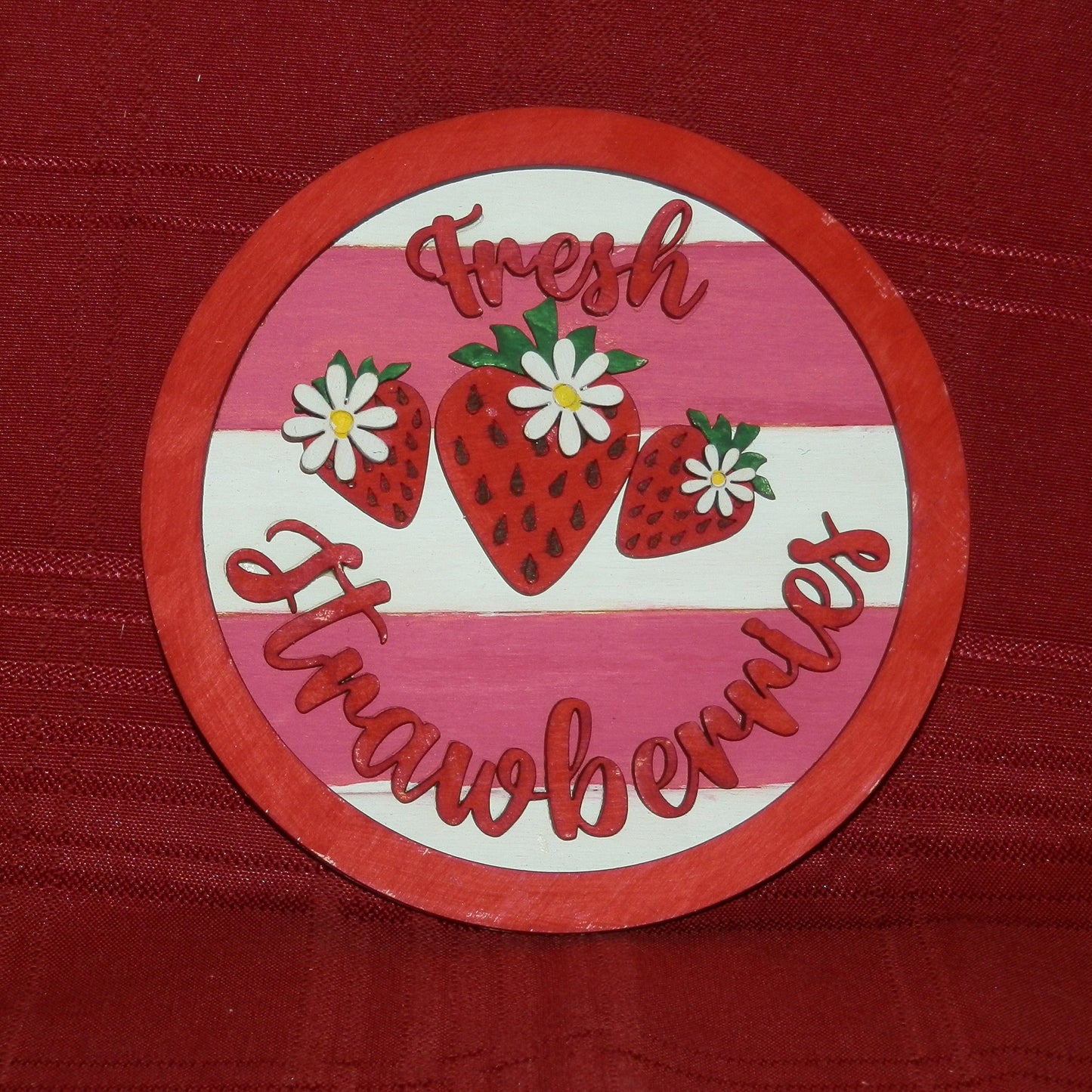 Wood Art - Strawberry Round Plaque
